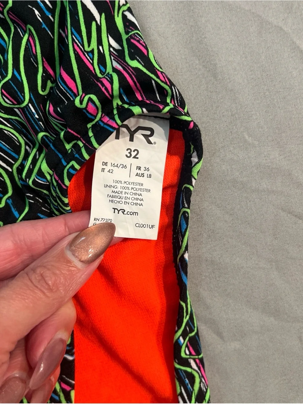 TYR Women's Durafast One electro 1 Pc Swim Sz 32 NWT Neon cutoutfit